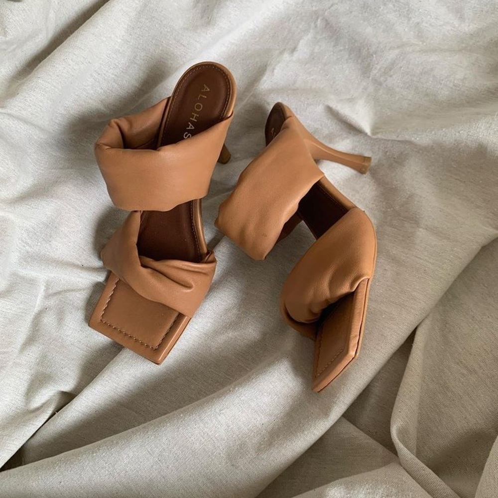🔥HP🔥 𝗡𝗜𝗕 𝗔𝗟𝗢𝗛𝗔𝗦 • Twist Strap Mule - Picture 2 of 16